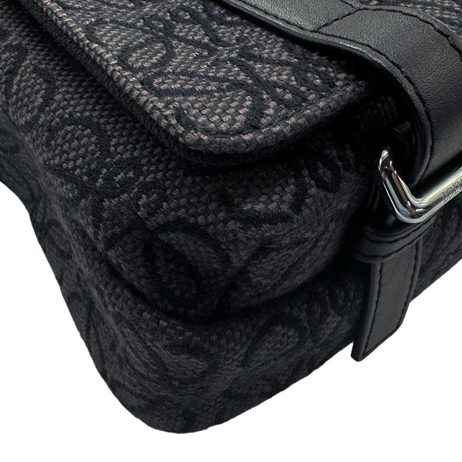 LOEWE ショルダーバッグ