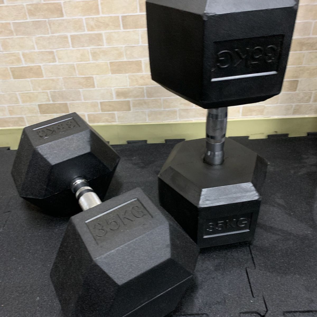 ラバー ヘックス ダンベル 35kg × 2個 セット - メルカリ