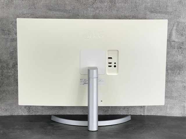 32UN500 ホワイト