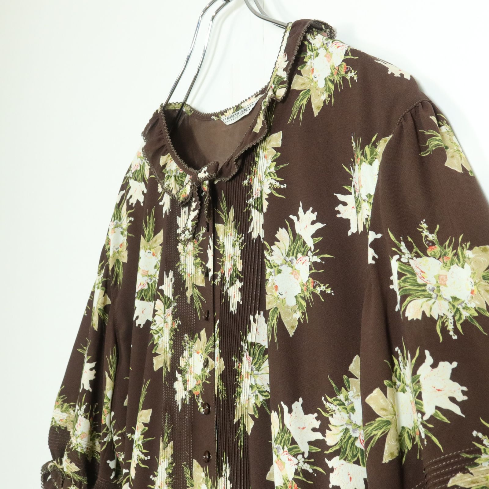 カネコイサオ　ワンピース カネコイサオ☆リボン付きワンピース ブラウン系 華やかなフラワー