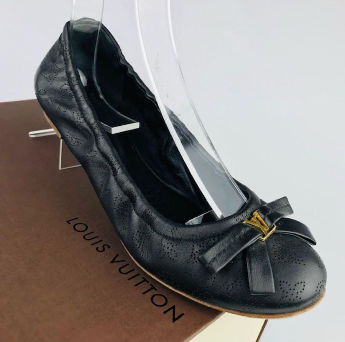 LOUIS VUITTON ルイヴィトン レディース レザー パンチングモノグラム総柄 メタルLVリボン付き バレエシューズ 36 イタリア製 レディースシューズ 靴 ブラック カジュアル ブランド