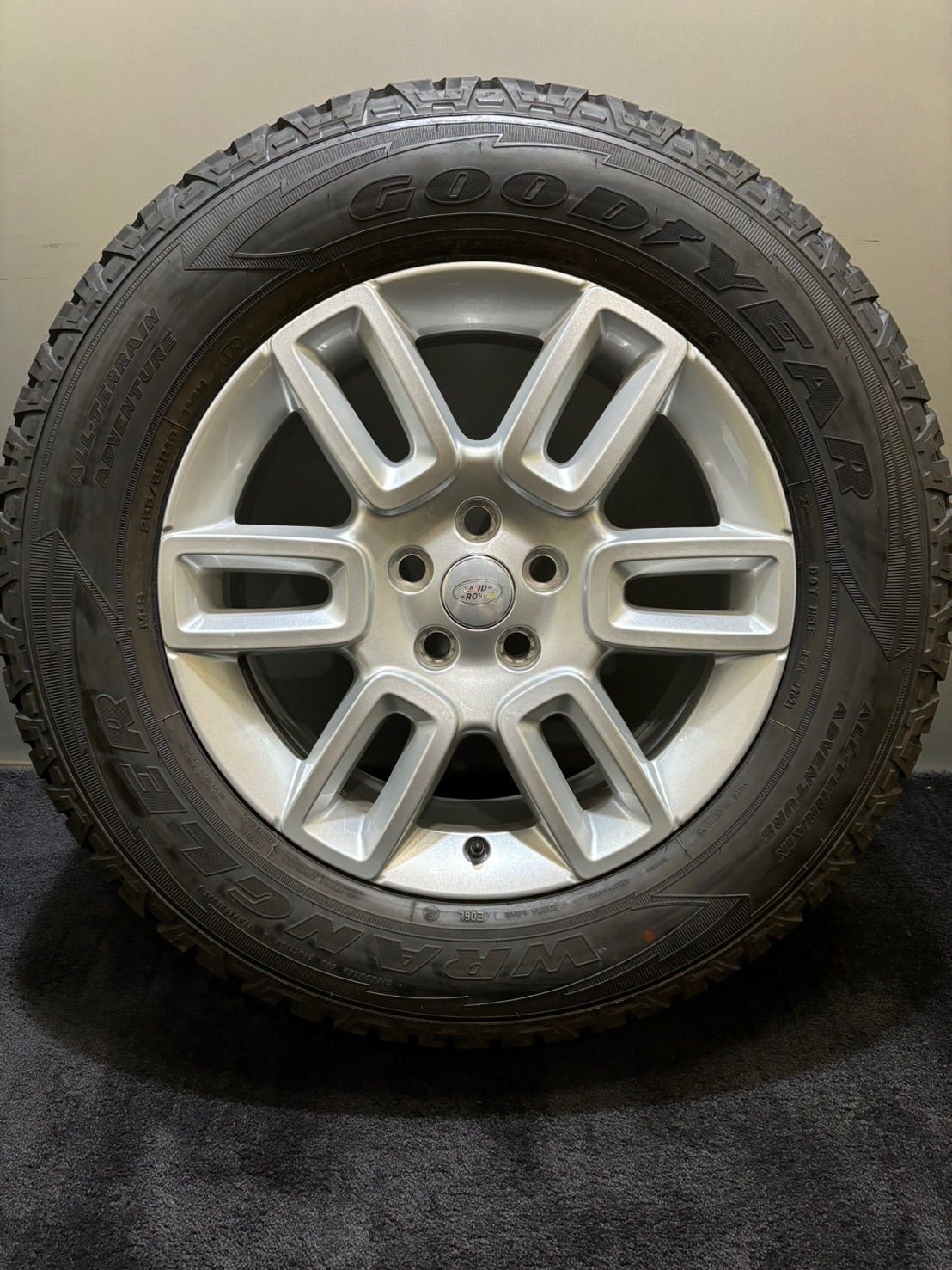 ★新車外し 255/65R18 GOODYEAR/WRANGLER 21年製 ランドローバー ディフェンダー 110 純正 18インチ 8J +41.5 120 5H 夏タイヤ 1本(1-G98)