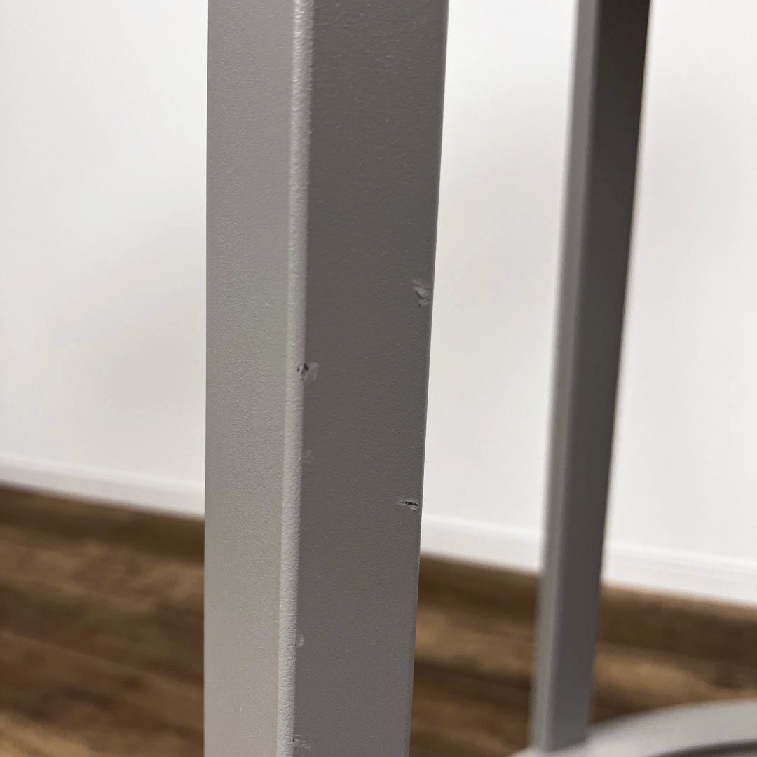 REVOLVER TABLE