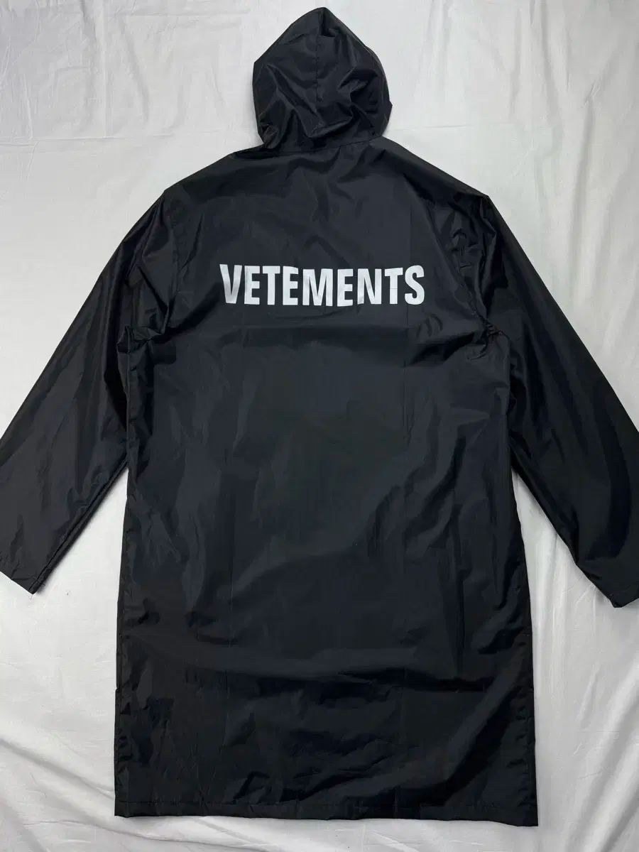 VETEMENTS(ヴェトモン) レインコート フーディー ジャケット コート