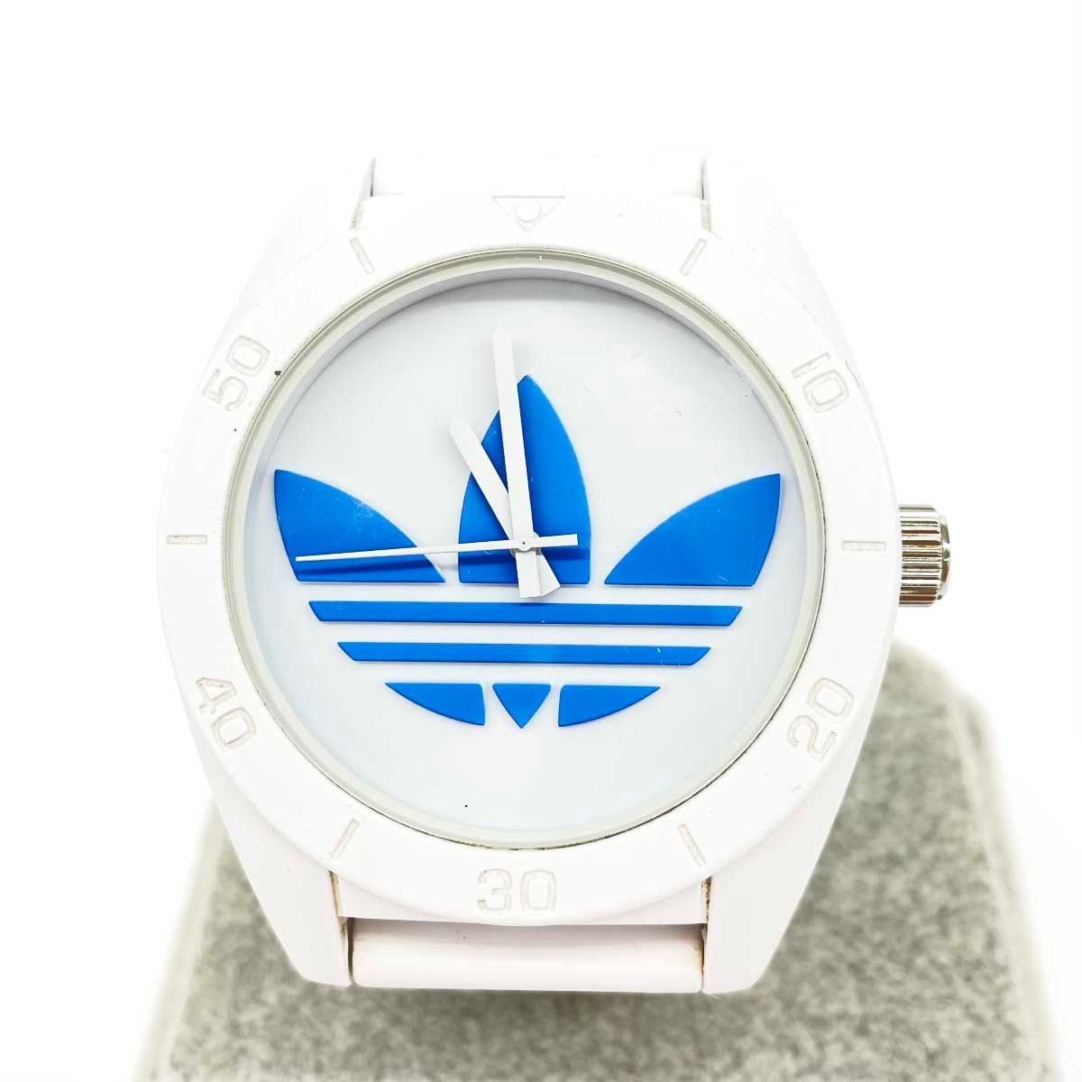 美品　電池交換済み adidas ADH-2824 サンティアゴ ホワイト 美品 電池交換済み adidas ADH-2824 サンティアゴ ホワイト
