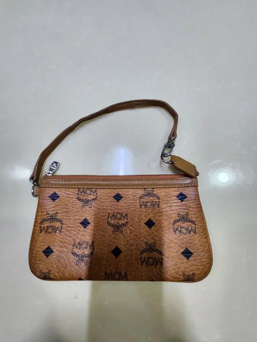 【超美品】MCM ポーチ　ミニバック MCM MCM(エム シー エム) ミニ ポーチバッグ - メルカリ