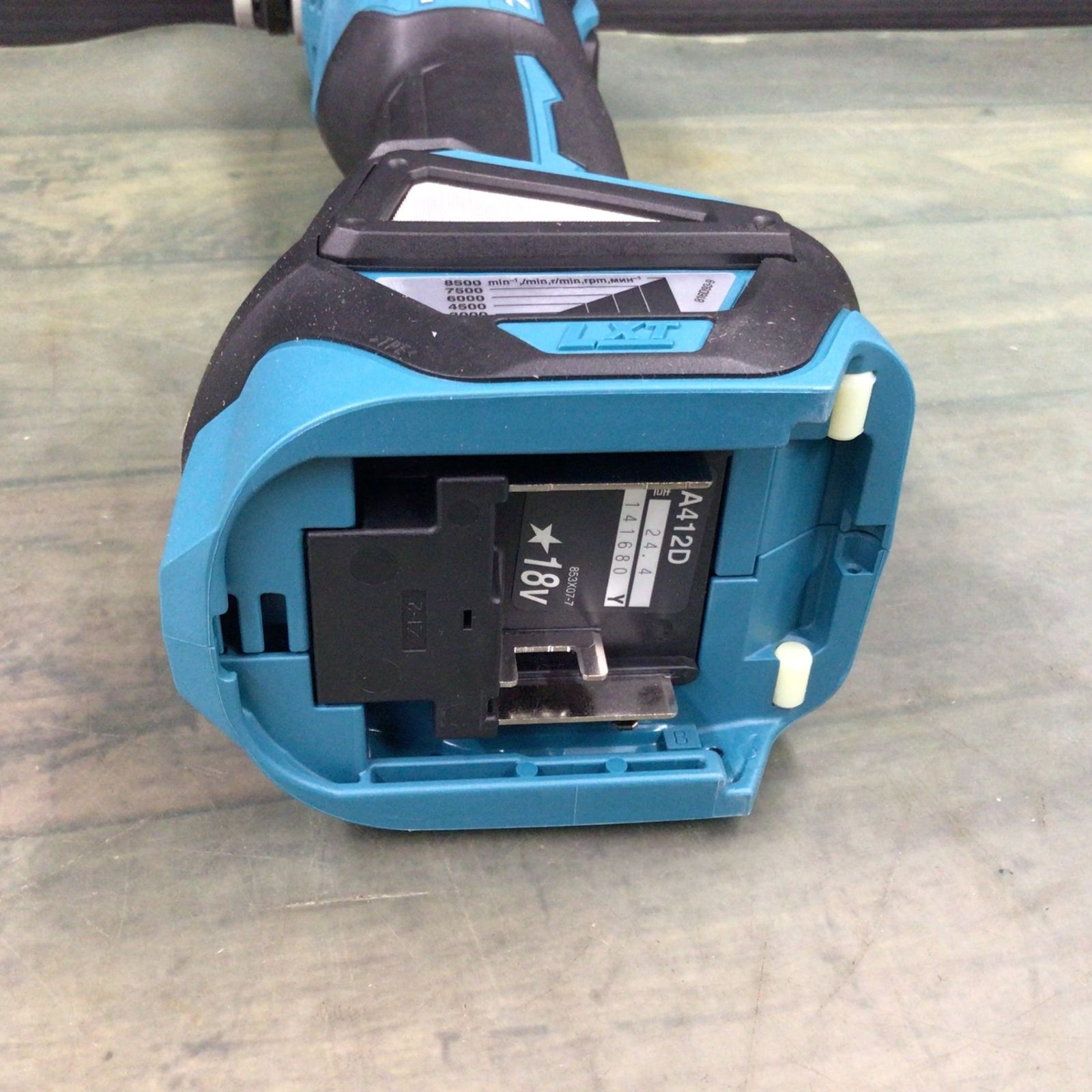 未使用品】☆マキタ(makita) 100mmコードレスディスクグラインダ