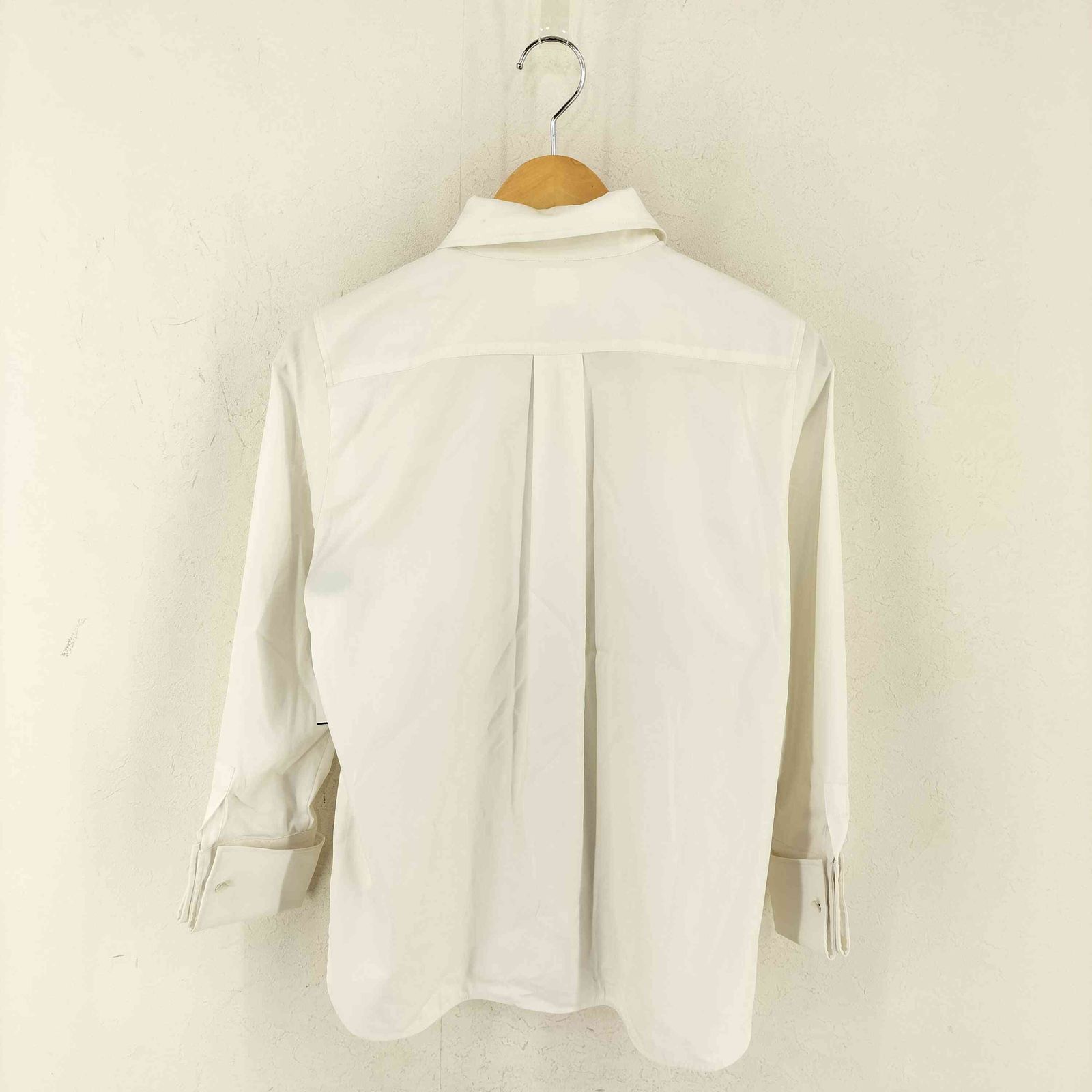 MAX MARA(マックスマーラ) M刺繍 L/S シャツ シルク混 レディース JPN：38  中古 古着 1147 マックスマーラ MAX MARA M刺繍 L/S シャツ シルク混 レディース