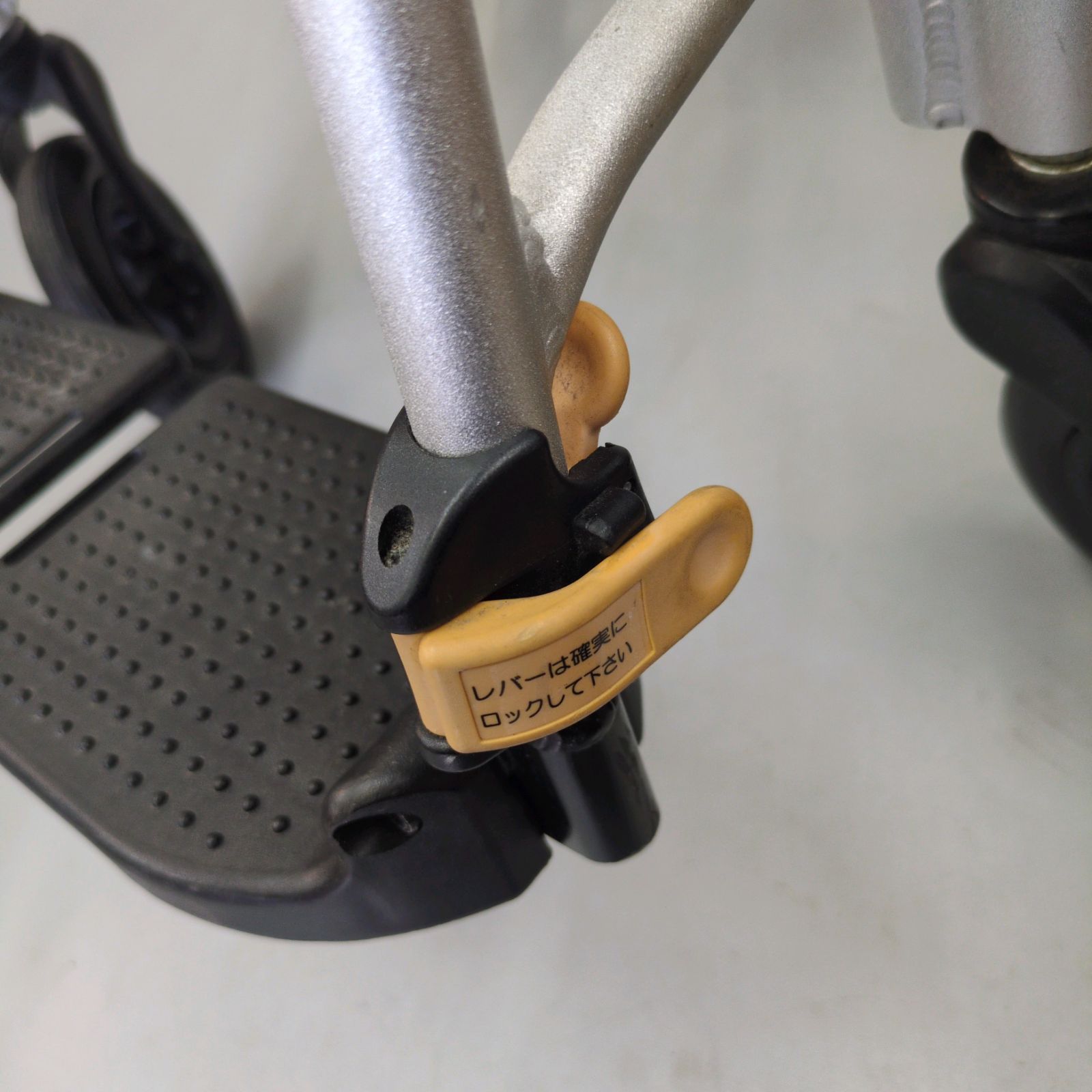 588 多少使用感有り