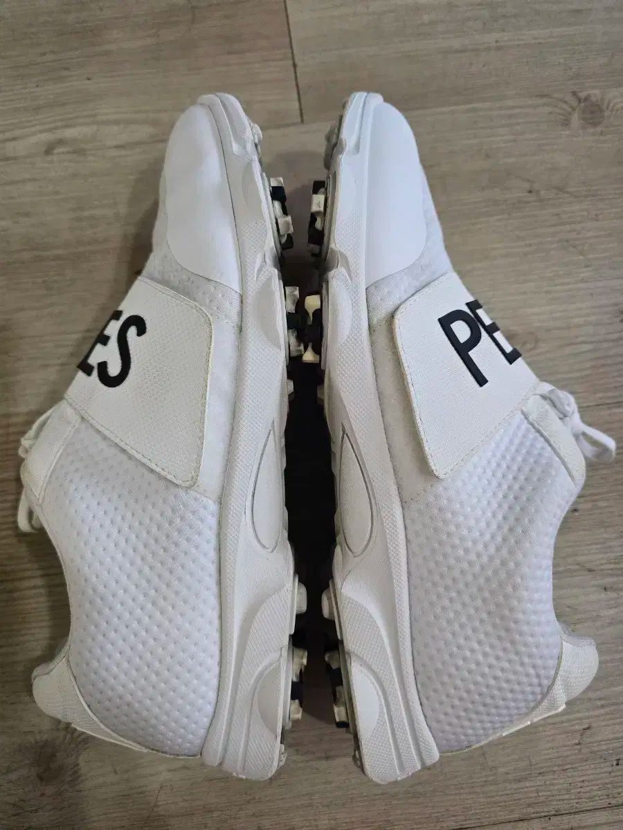 パーリーゲイツゴルフシューズ　25.5 パーリーゲイツ ゴルフシューズ 25.5 THE SPORTS スパイクレスゴルフ