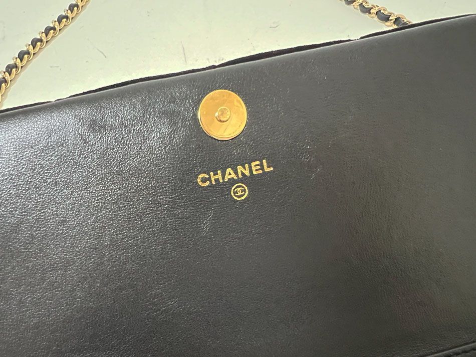 CHANEL 2点set Chanel F/W 2000 Runway Boots 🖤 dropping 01/24 at 12PM PST