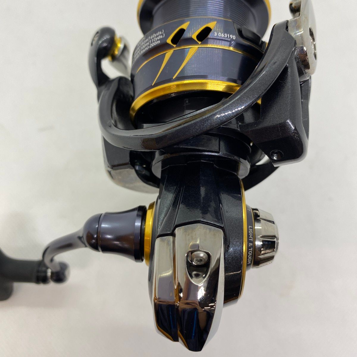 【美品】DAIWA ダイワ スピニングリール 21カルディア LT3000 ΨΨDAIWA ダイワ スピニングリール 21カルディア LT3000-CXH