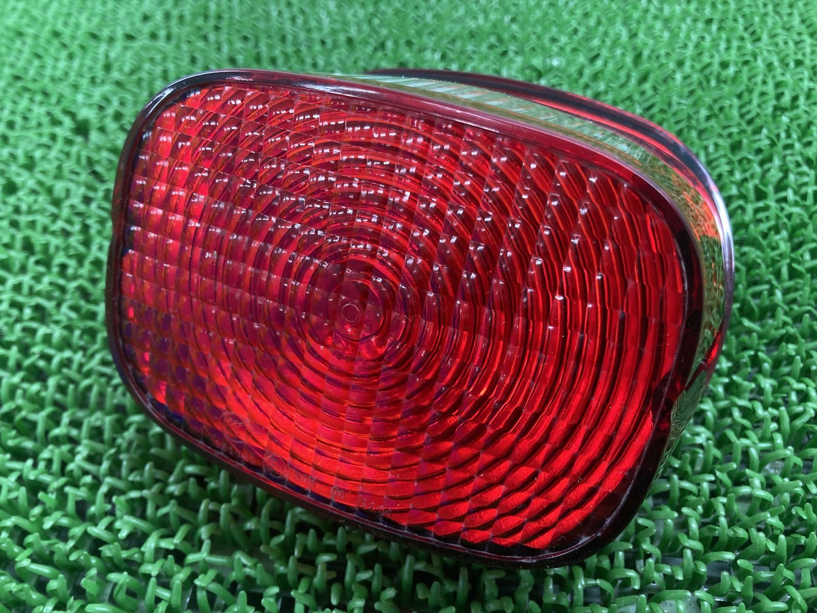 XL883L テールランプ 6918703 5HD4CR2E9DC434*** ハーレー 純正 中古 2013年式外し スーパーロー スポーツスター 割れ欠け無し