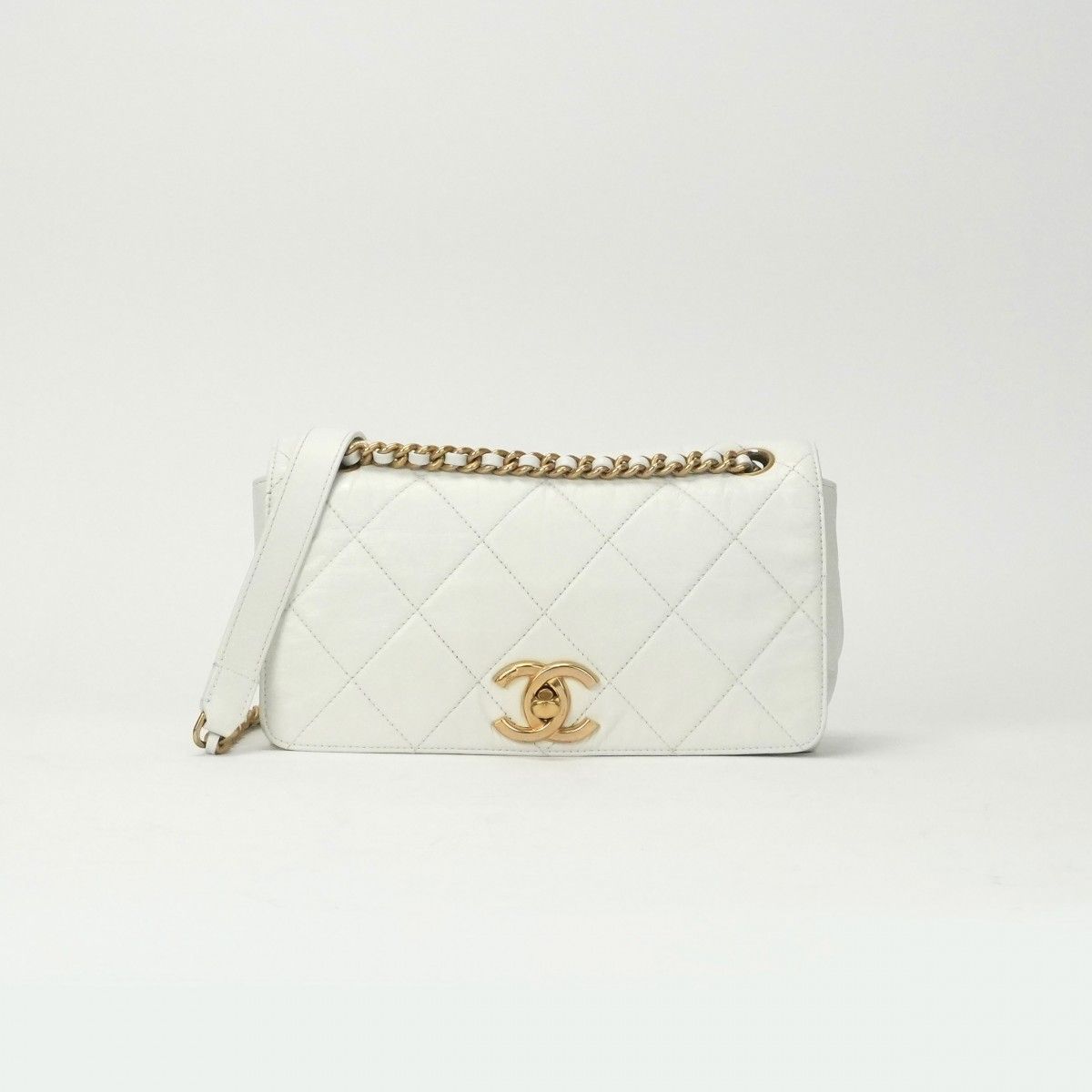 シャネル CHANEL マトラッセ バッグ ショルダーバッグ カーフスキン ホワイト 白 ゴールド金具 チェーンショルダーバッグ ココマーク ターンロック