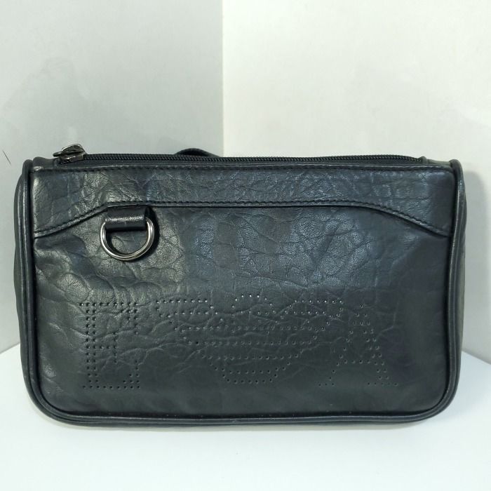 エンポリオアルマーニ EMPORIO ARMANI 本革 レザー 型押し ボディ 