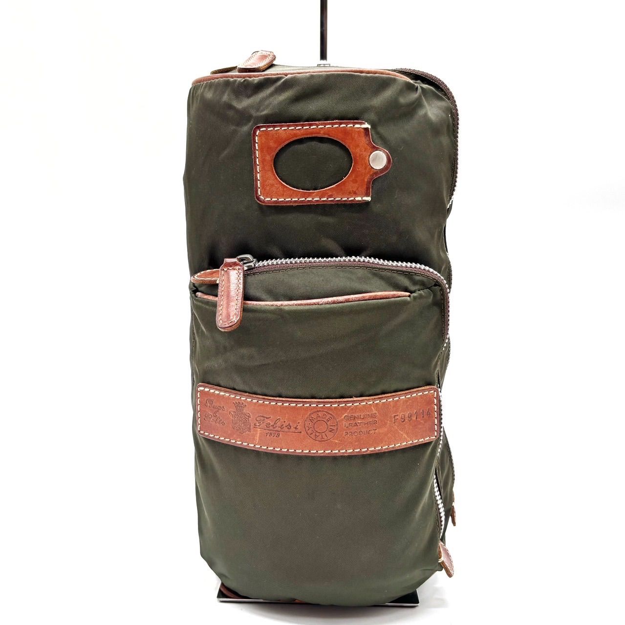 Felisi フェリージ ボディーバッグ ショルダーバッグ ロゴ型押し シルバー金具 チャーム ナイロン レザー メンズ ブラウン 茶色