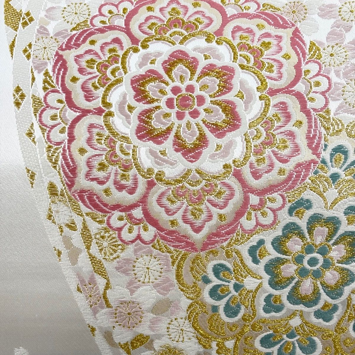袋帯 美品 秀品 華文 桜 唐織 箔 クリーム 六通 正絹 【中古 袋帯 美品 秀品 華文 桜 唐織 箔 クリーム 六通 正絹 【中古
