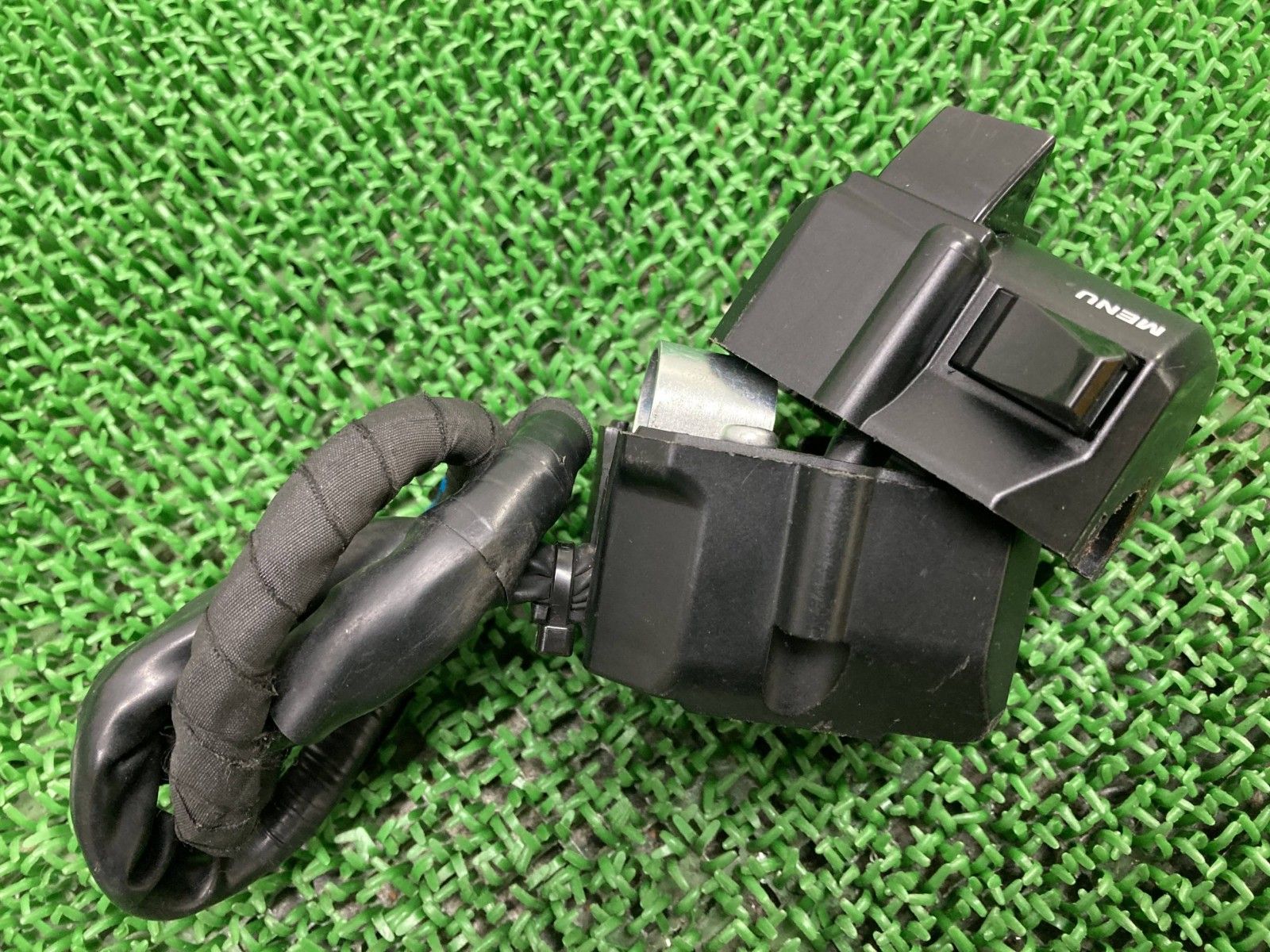 T-MAX530DX ハンドルスイッチ 左 ヤマハ 純正 バイク 部品 SG15J TMAX530 スイッチボックス 修復素材に コケキズ無し 品薄 uA