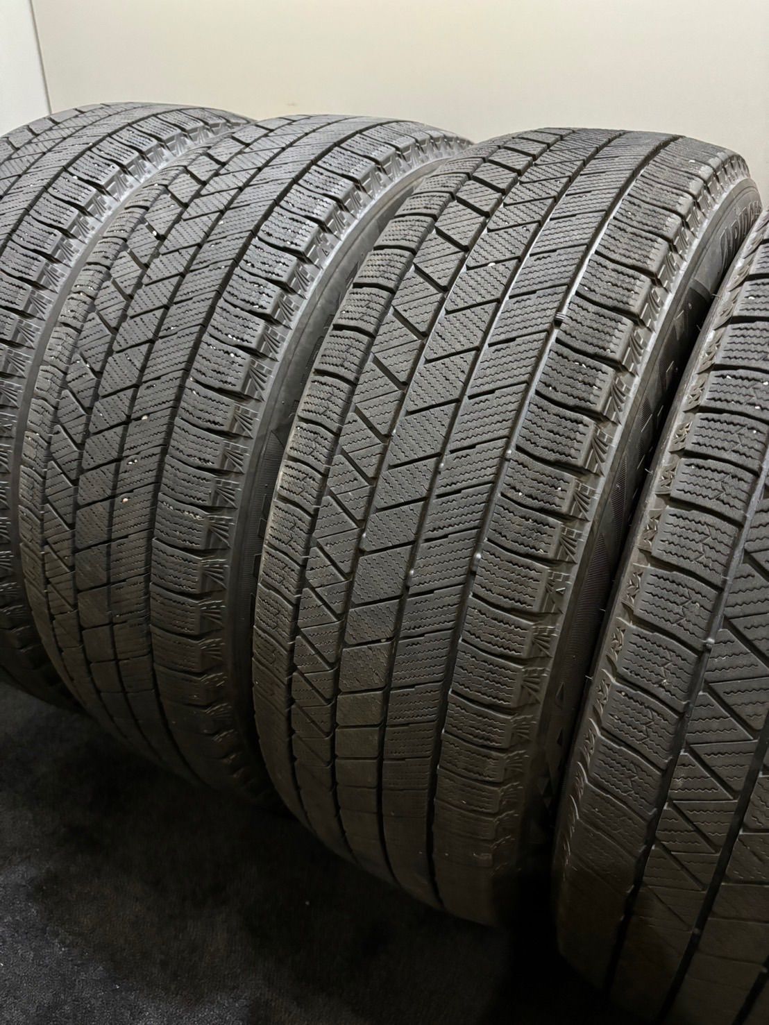 215/60R17 BRIDGESTONE/VRX3 21年製 スタッドレス 4本 ブリヂストン ブリザック エスティマ カローラクロス C-HR (南7-G990)