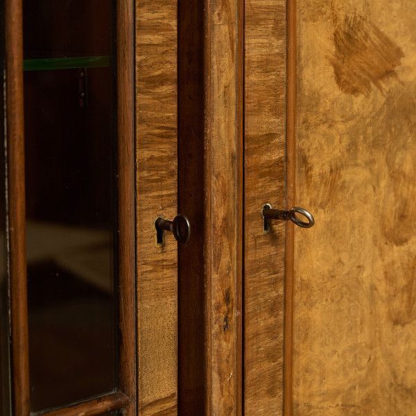 ガラス キャビネット