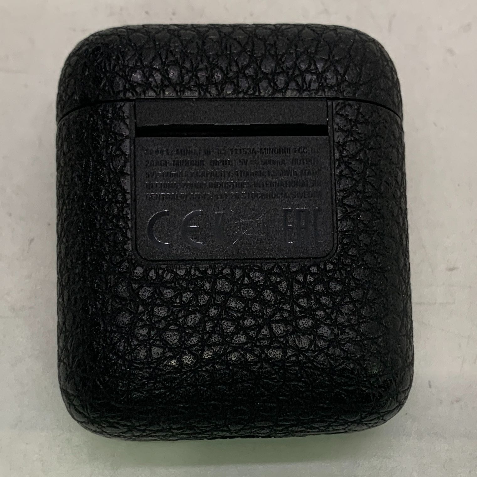 完全ワイヤレスイヤホン