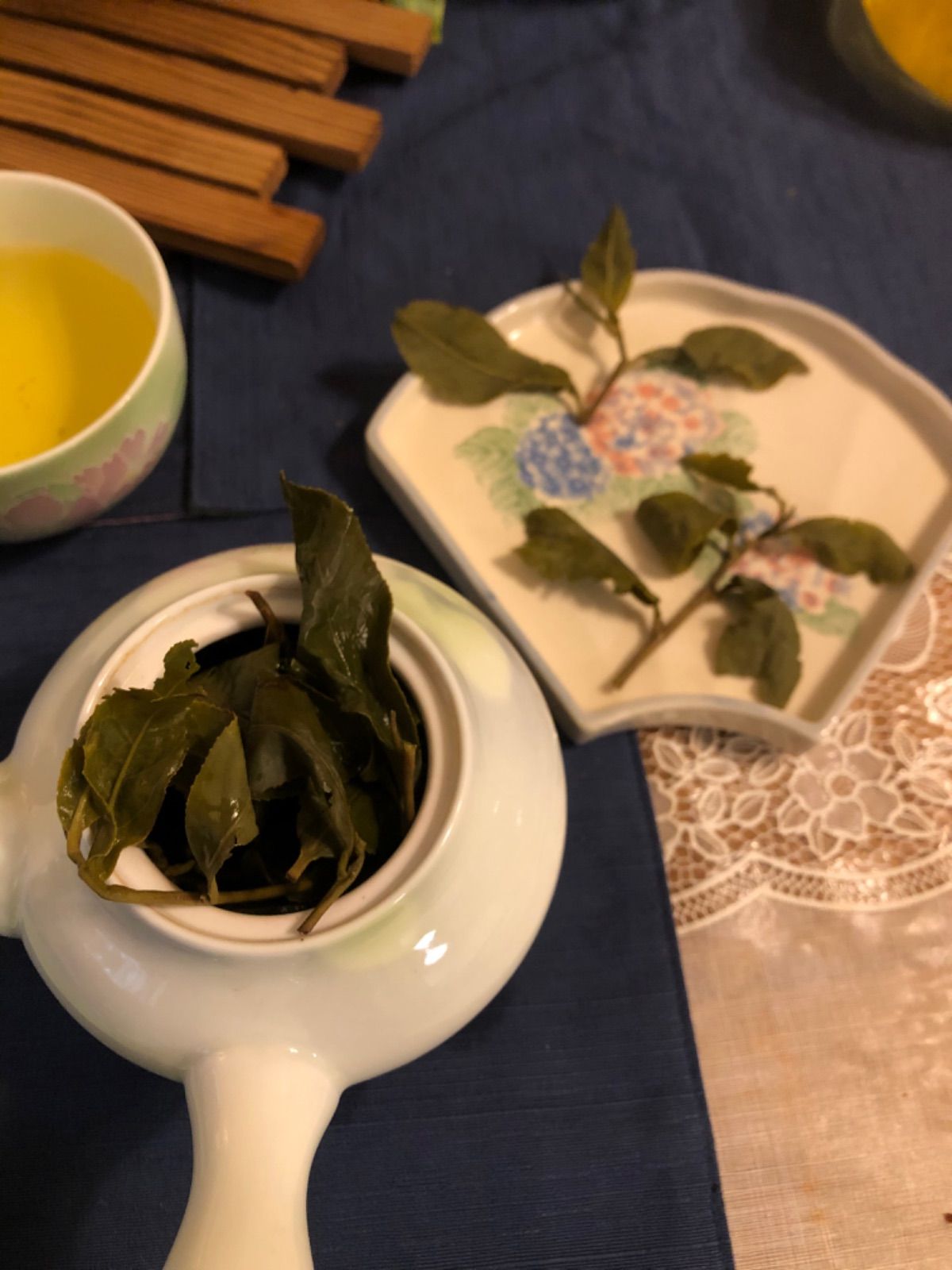 【台湾好茶】頂級 梨山高冷茶 一番茶 手摘み 青心烏龍茶 頂級品 1心2葉