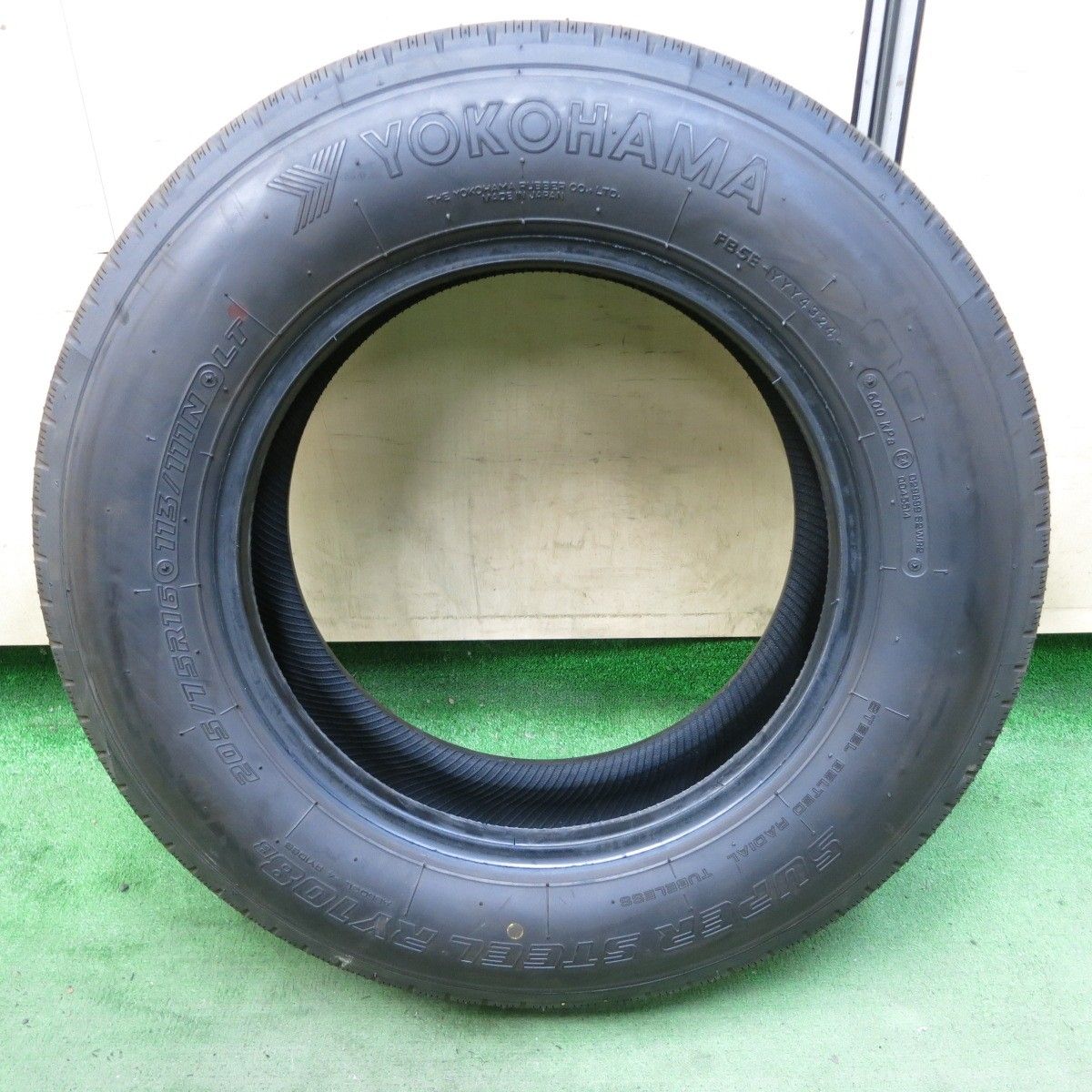 新車外し 24年 1本 トラック タイヤ 205 75R16 113 111N ヨコハマ SUPER STEEL RY108B 16インチ 5090301ナノタ