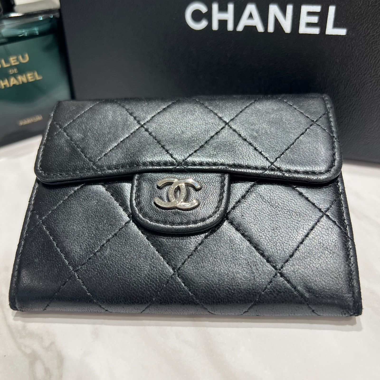 人気アイテム】シャネルCHANEL コインケース カードケース ミニウォレット 黒 ブラック ラムスキン コンパクト - メルカリ