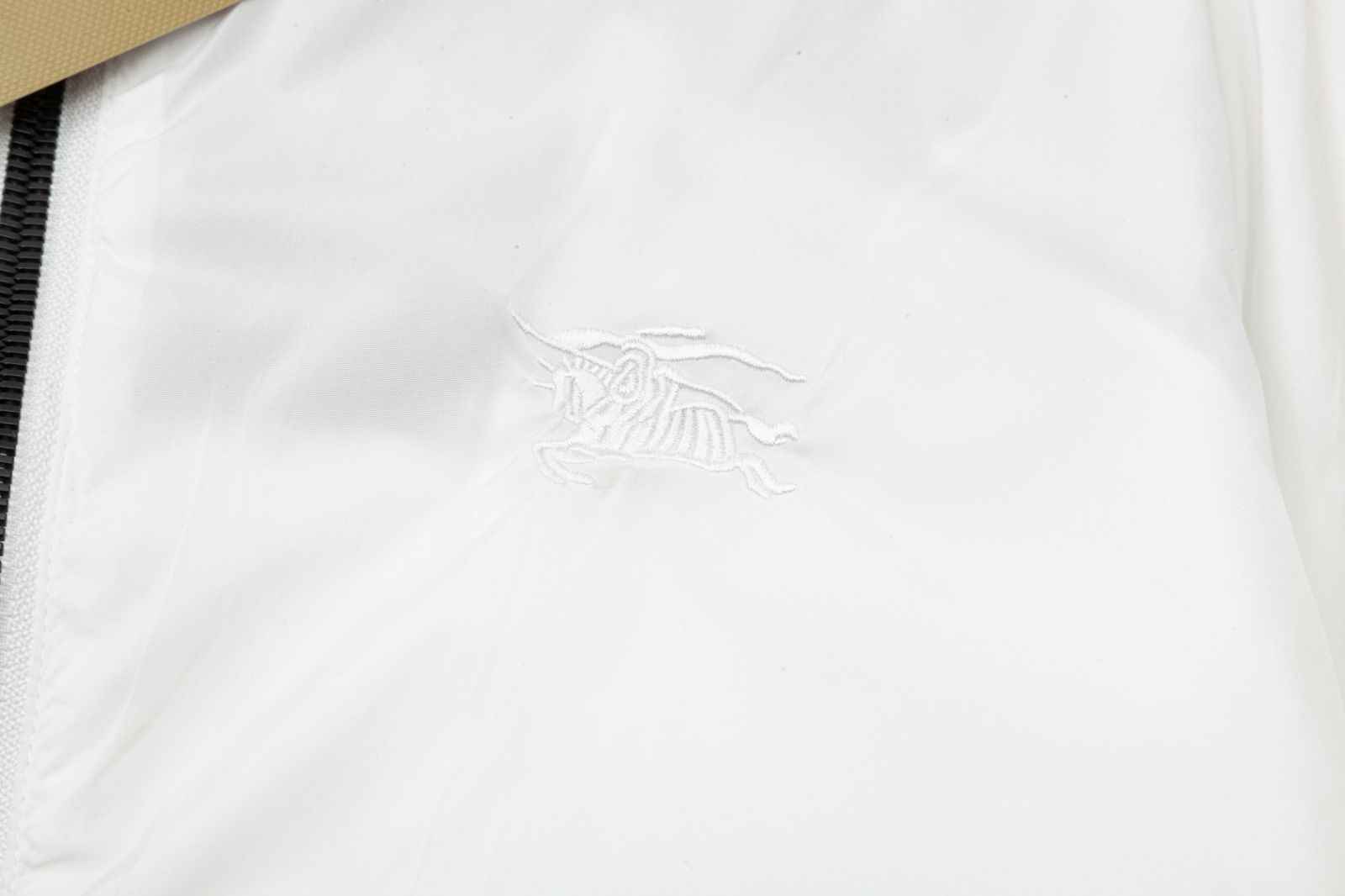 BURBERRY ホワイトジャケット 新品未使用 SALE‼️ 本日限定特価】BURBERRY メンズ ジャケット チェック裏地 ホース