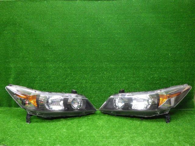 ホンダ RN6|7 ストリーム 前期 ヘッドライト 左右 HID 100-22652 D バラスト付き 250416034