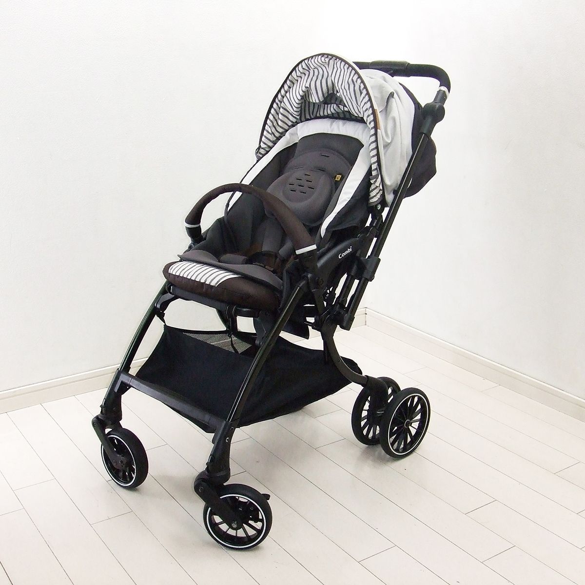 ベビーカー 中古 コンビ スゴカルSwitch plus エッグショック earth XL