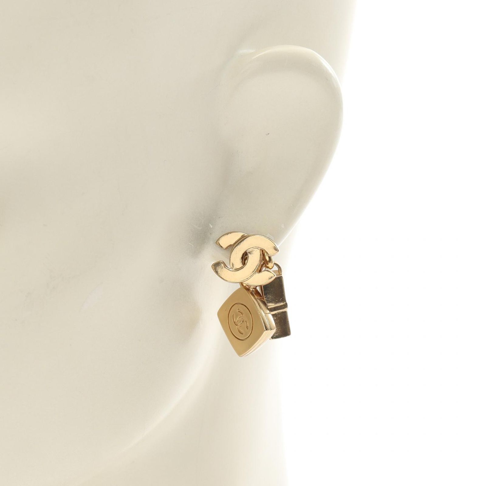 ココマークコスメピアス