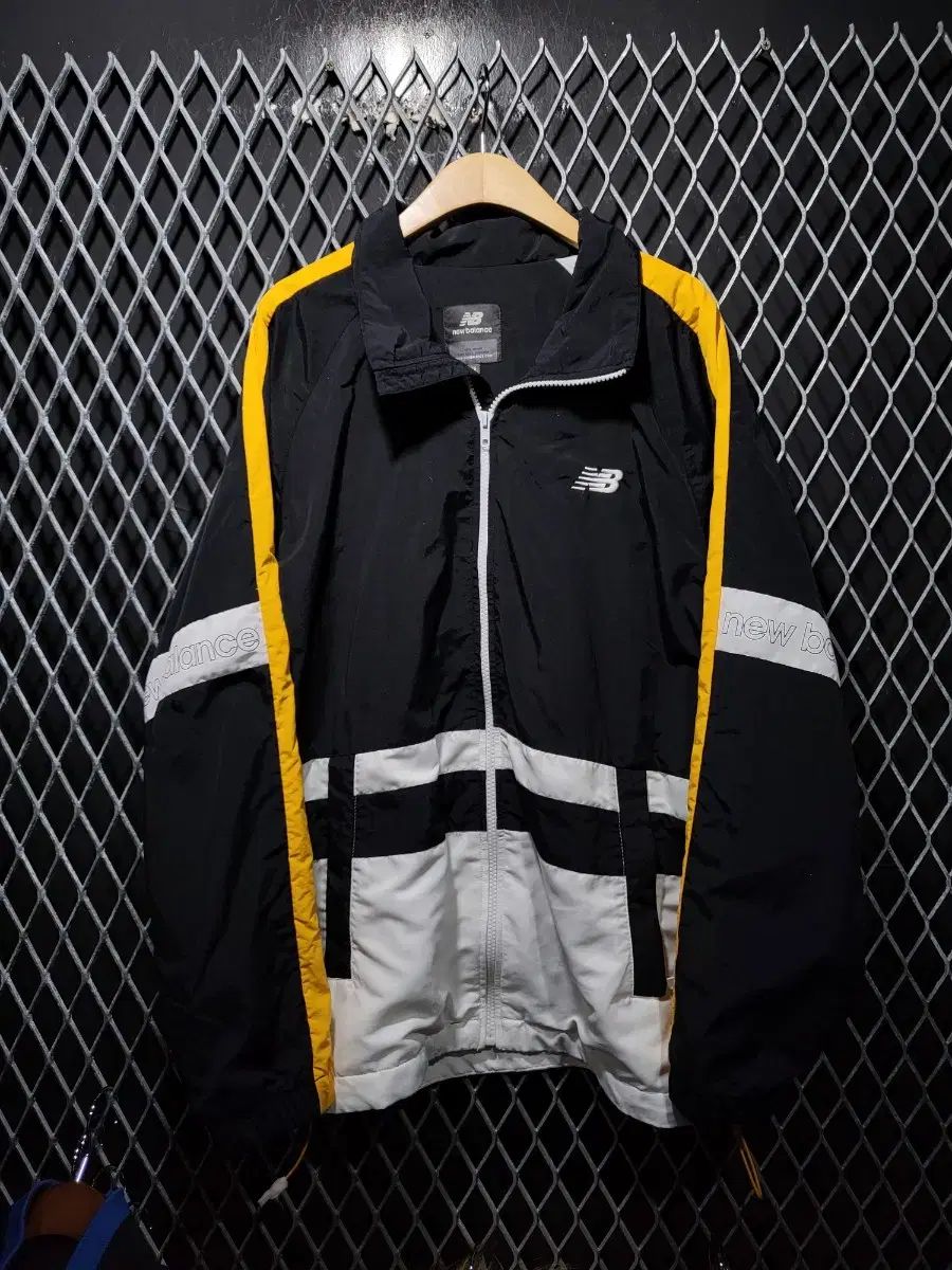 【雷市場（ポンジャン）商品韓国直送】 New Balance(ニューバランス) ウインドブレーカー