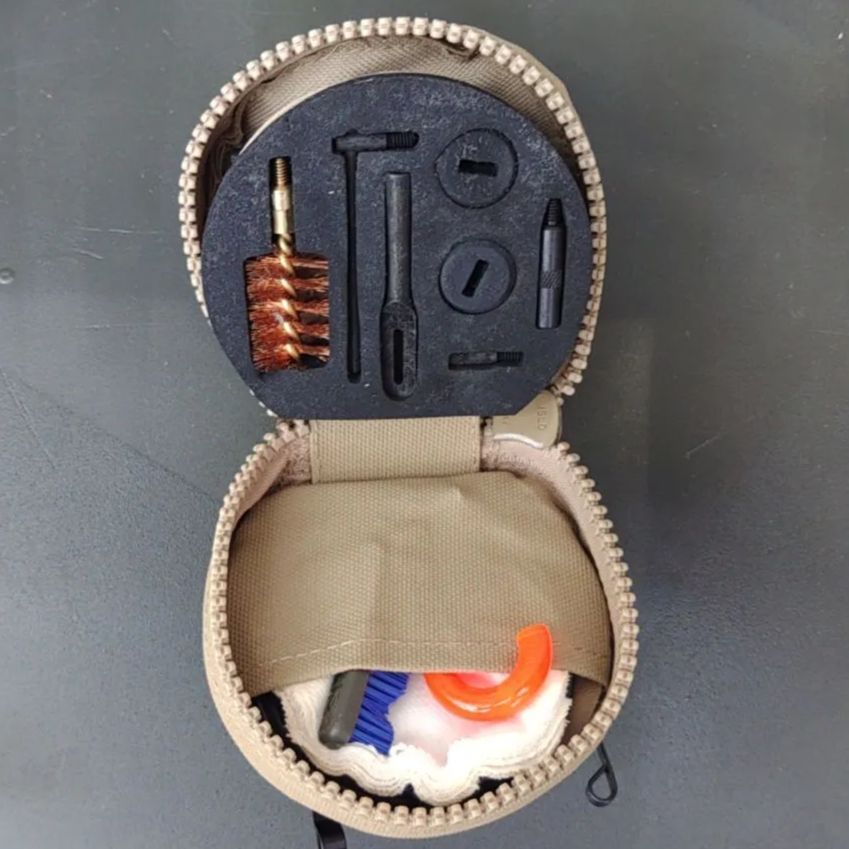 米軍放出品】OTiSライフルクリーニングキット - メルカリ