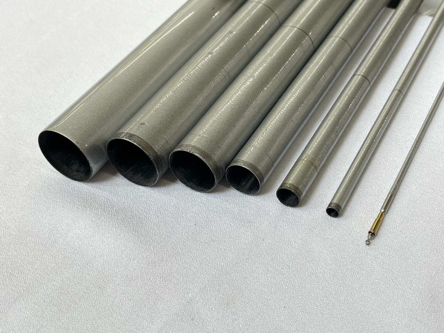 カーボン製 鮎竿 分割式 黒赤 スピニングリールのおすすめ人気