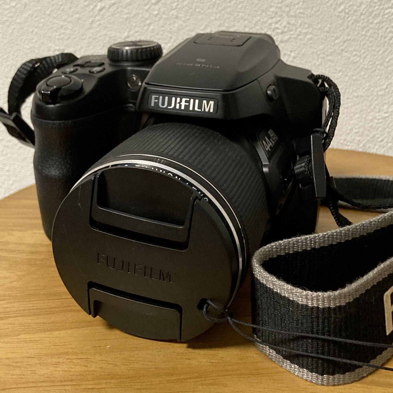 動作確認済み 44倍ズーム FINEPIX S8400 FUJIFILM 単3乾電池４本で作動 富士フィルム ネオ一眼 デジタルカメラ デジカメ -  メルカリ