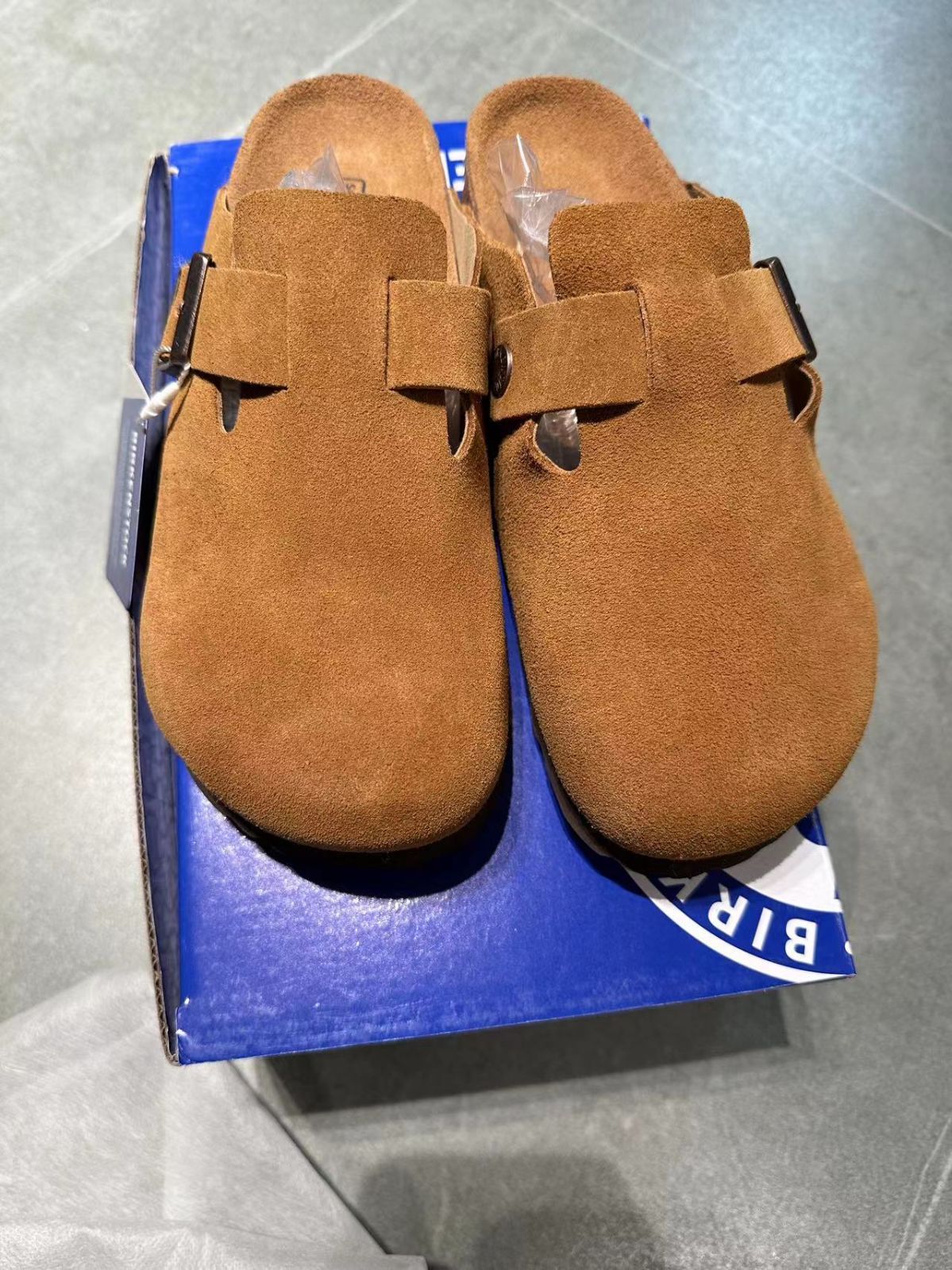 新作 BIRKENSTOCK ビルケンシュトック ボストンスエード サンダル（ブラウン)