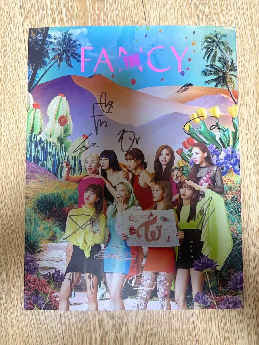 TWICE(トゥワイス) Fancy サイン入り サイン アルバム CD 非売品 TWICE(トゥワイス) Fancy サイン入り サイン アルバム CD 非売品