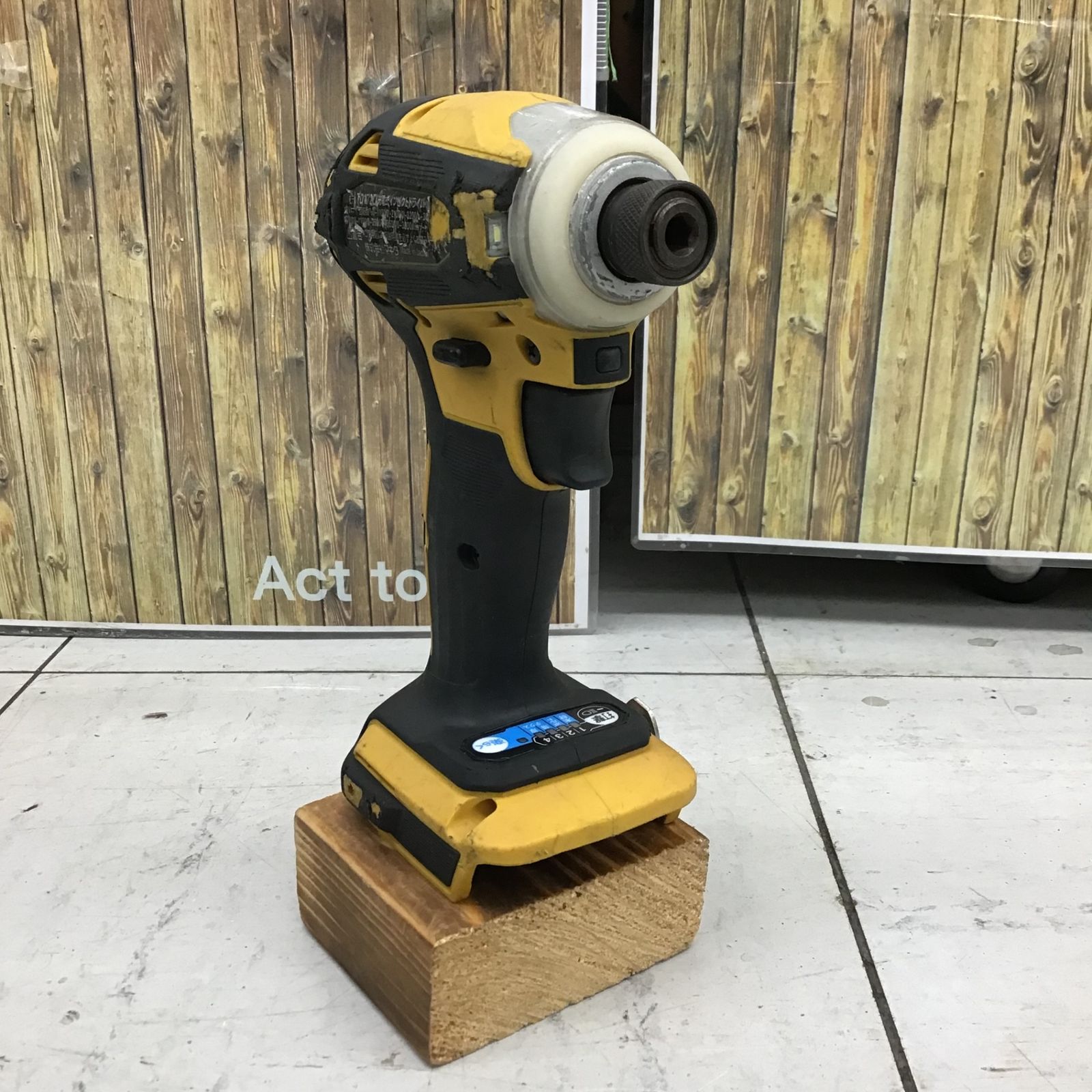 中古品】 マキタ/makita コードレスインパクトドライバー TD172DZFY 