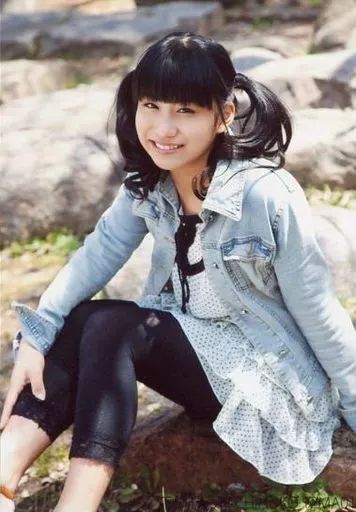 坂本遥奈(チームしゃちほこ) ビッグコミックスピリッツ 直筆サイン入り