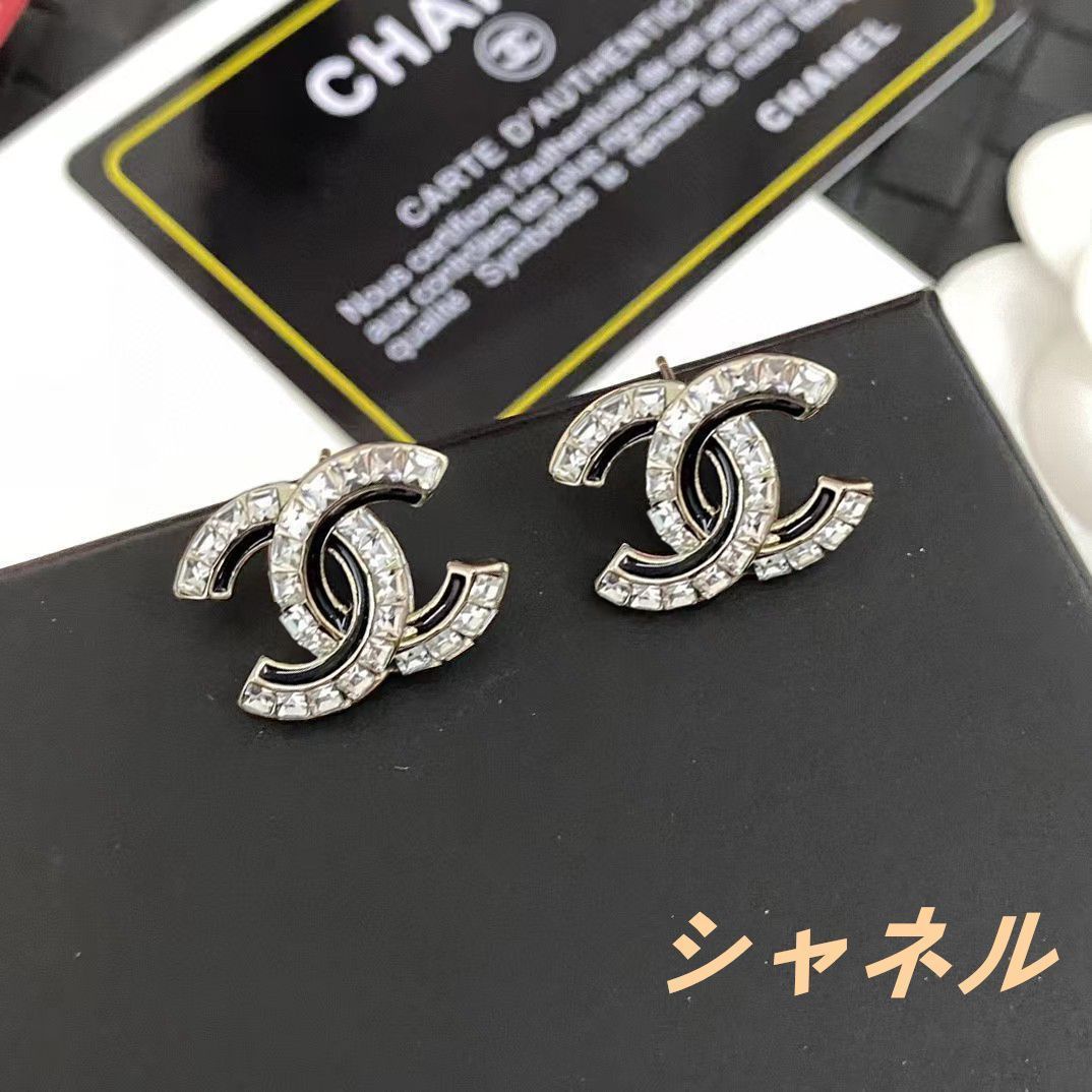 CHANEL】シャネル 限定品 クラシック 黒白 方形ダイヤ CCロゴ ピアス - メルカリ