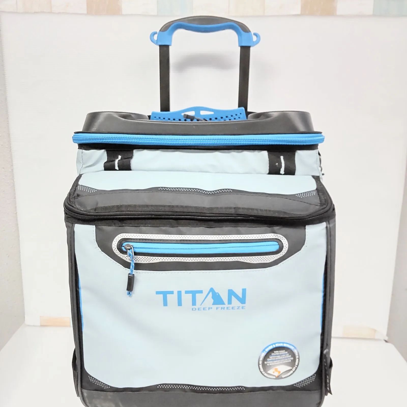 コストコ タイタン 60缶 クーラーボックス キャリーカート付き TITAN