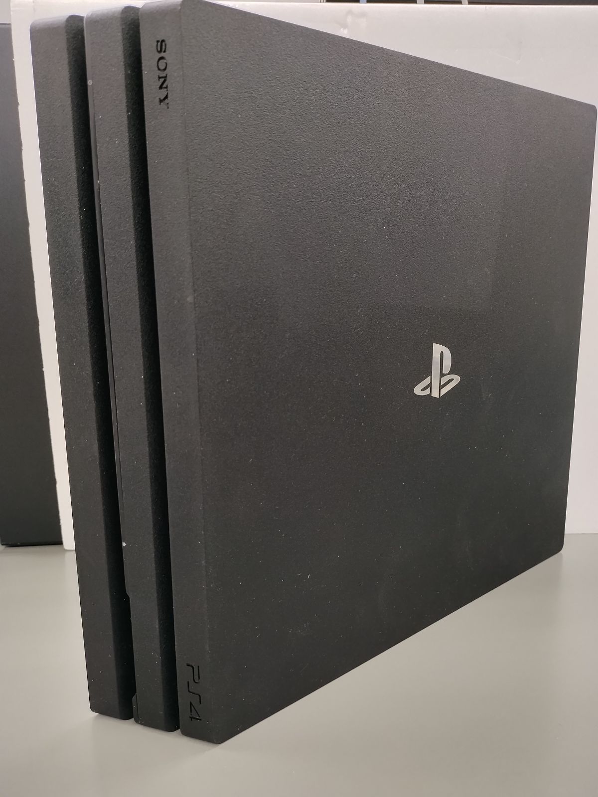 ⚫︎PS4 CUH-7200B ジャンク品⚫︎ ジャンク本体】PS4Pro CUH-7200B 1TB ジェットブラック 本体のみ