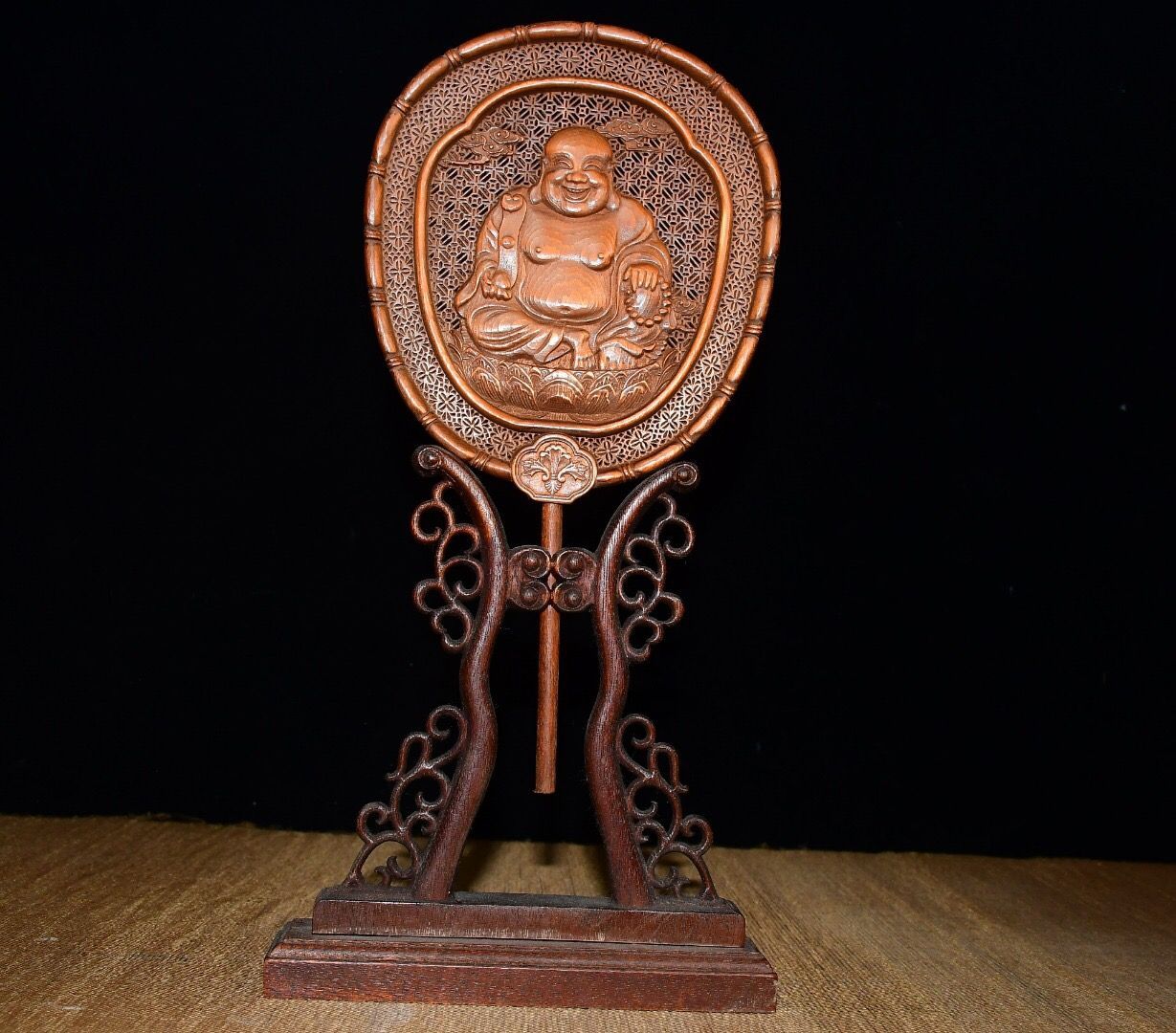 旧家蔵出し 黄楊木製 細密彫 彌勒仏紋屏風 置物 文房賞物 供養品