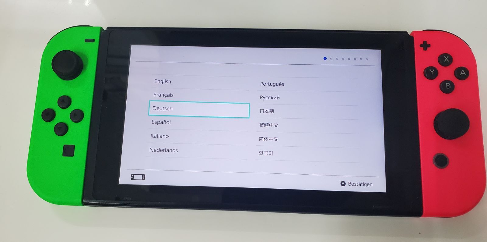 【美品】Nintendo Switch　本体　64GBカード付き Nintendo Switch 本体 予備スティック / SDカード64GB 付