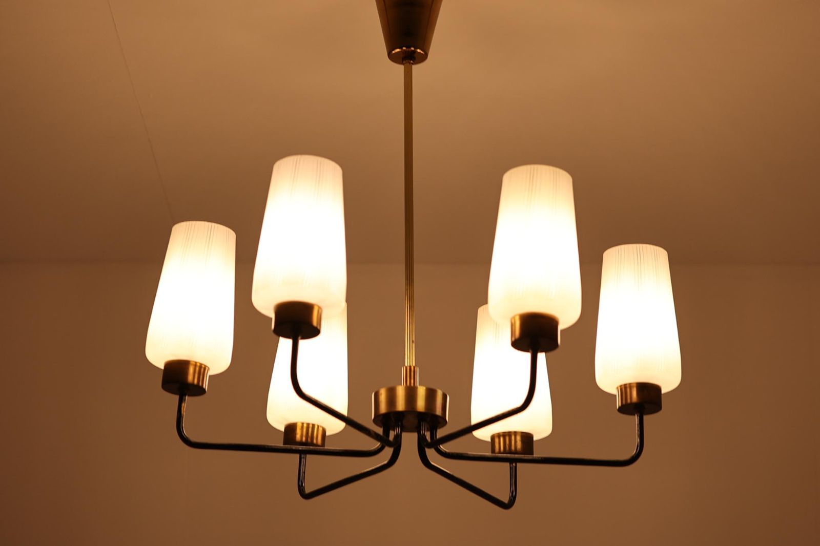 シャンデリア　アンティーク　北欧 希少シャンデリア6灯 真鍮×ガラス 北欧照明ビンテージ/DK14054 - メルカリ