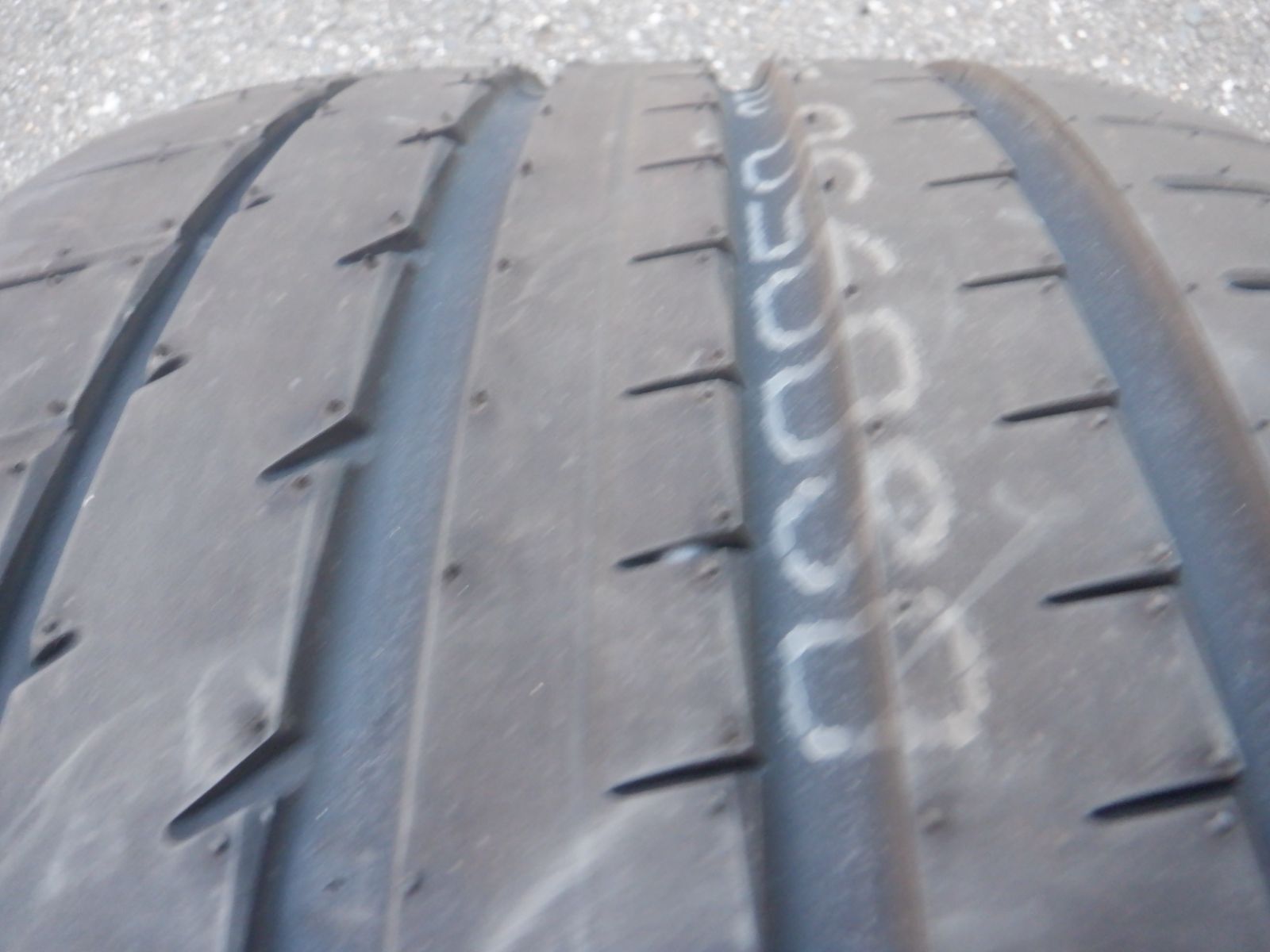 間違いなく 275 30ZR20 ２本 ヨコハマ アドバンスポーツV105 MO メルセデス承認タイヤ Ｅクラス ＣＬＳ ＡＭＧなどに 本物100%!