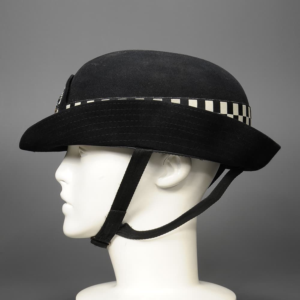 イギリス警察 放出品 ヘルメット 女性用 ロンドン警視庁 警察官