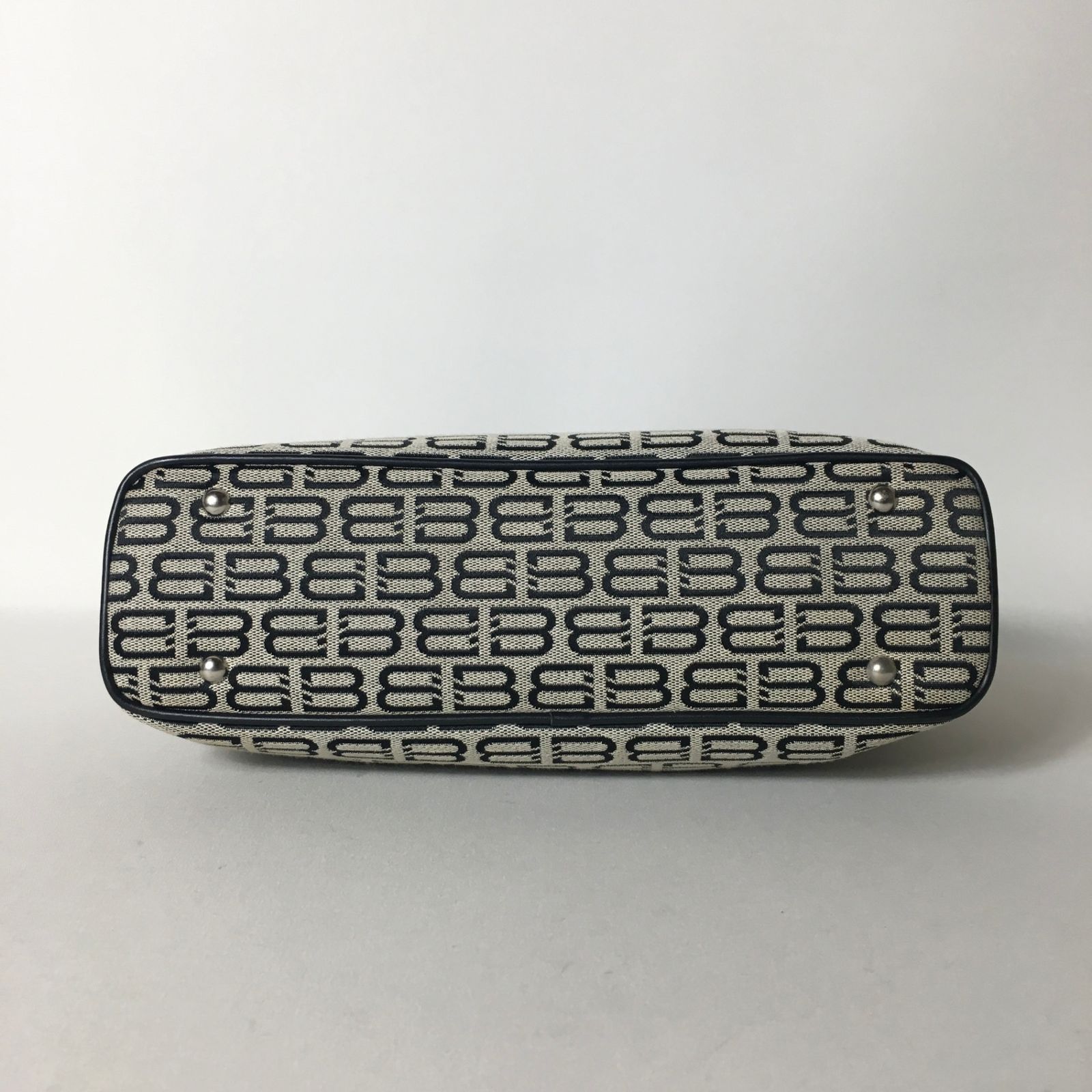 2509-104｜美品｜バレンシアガ ショルダーバッグ ブラック ロゴ総柄 2509-104｜美品｜バレンシアガ ショルダーバッグ ブラック ロゴ