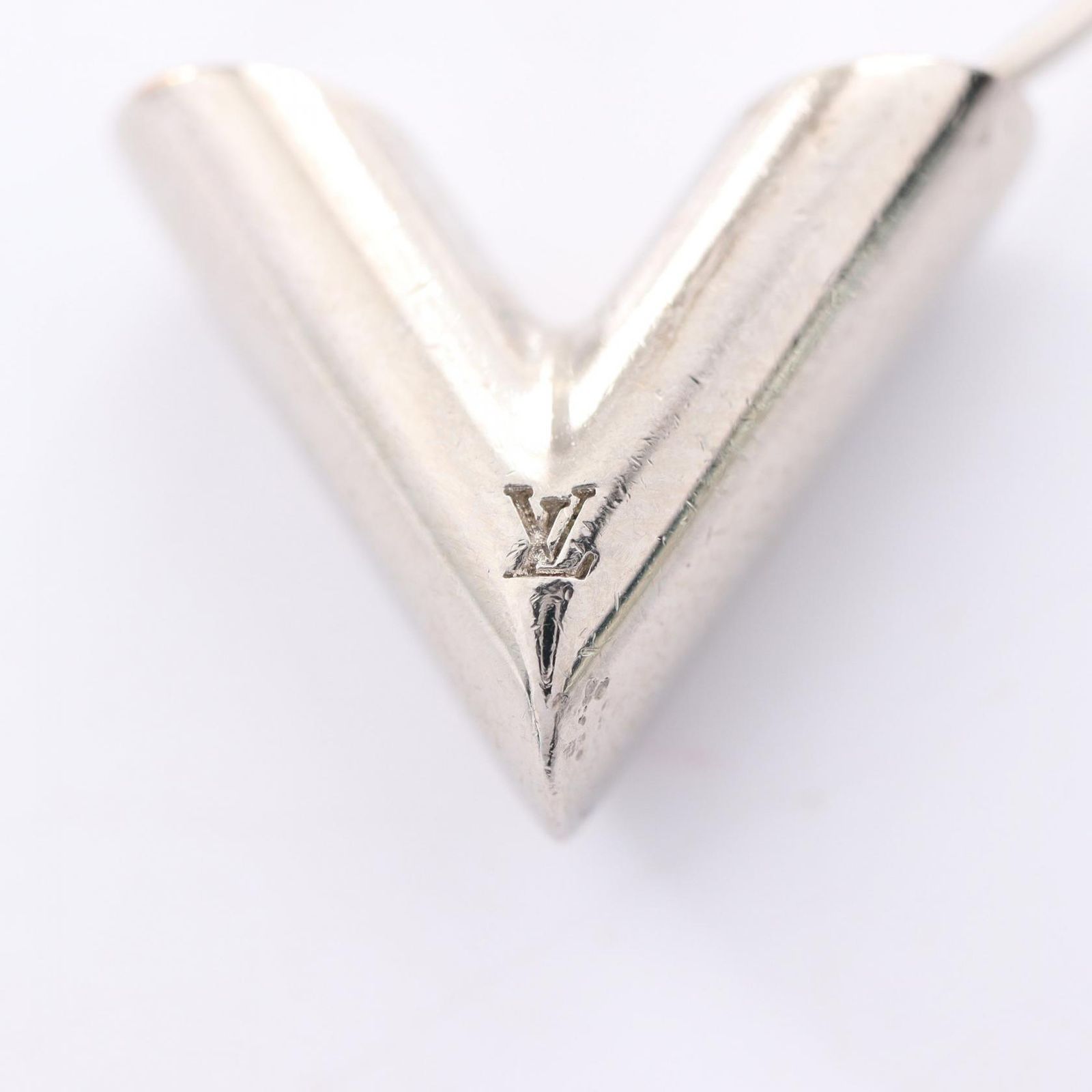 正規品 ルイヴィトン LV 片耳ピアス エッセンシャルV ピアス・エセンシャル V S00｜ルイ・ヴィトン 公式サイト - M68153